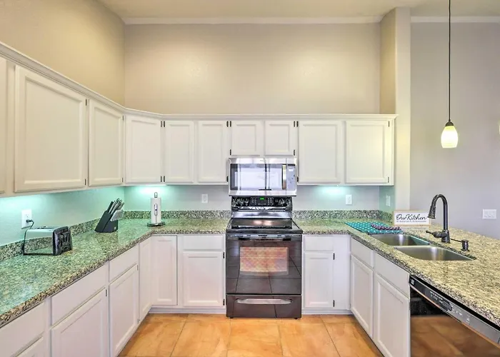 Family Home: Games, Private Pool & Patio! Gilbert