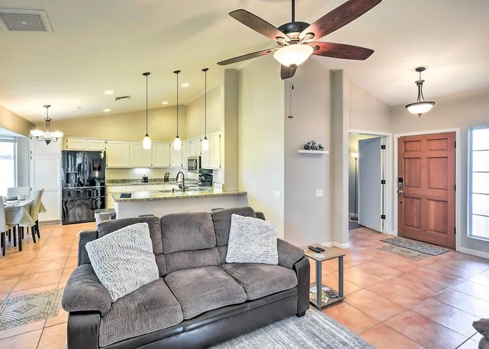 Holiday home Family Home: Games, Private Pool & Patio! *