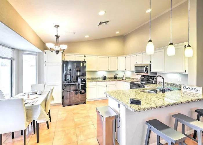 Holiday home Family Home: Games, Private Pool & Patio! Gilbert