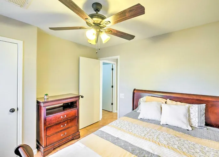 Holiday home Family Home: Games, Private Pool & Patio! Gilbert